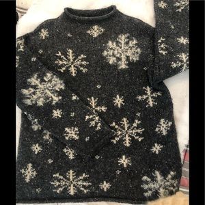 They just don’t make ‘em like they used to! Vintage Jones New York Sport sweater